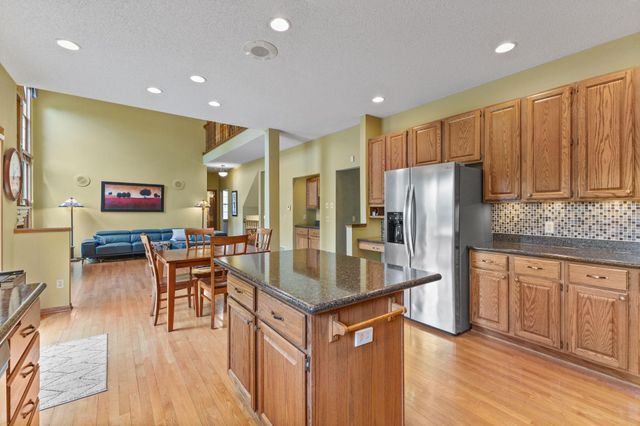 16943 Candlewood Parkway, Eden Prairie, MN 55347
