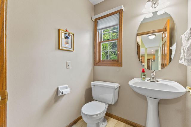 16943 Candlewood Parkway, Eden Prairie, MN 55347