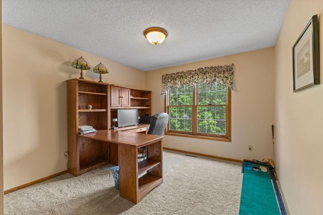 16943 Candlewood Parkway, Eden Prairie, MN 55347