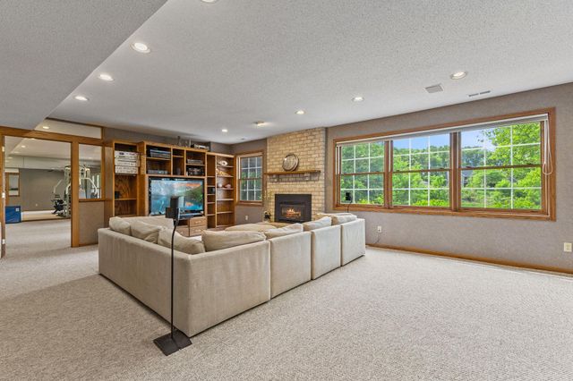 16943 Candlewood Parkway, Eden Prairie, MN 55347