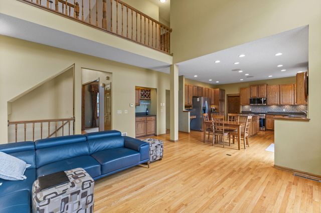 16943 Candlewood Parkway, Eden Prairie, MN 55347