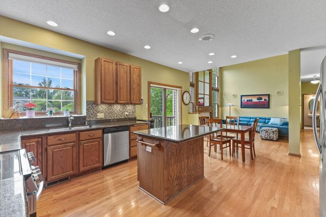 16943 Candlewood Parkway, Eden Prairie, MN 55347