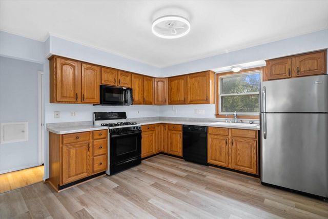 W150N8180 Manhattan DRIVE, Menomonee Falls, WI 53051