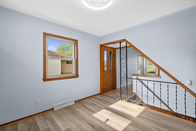 W150N8180 Manhattan DRIVE, Menomonee Falls, WI 53051