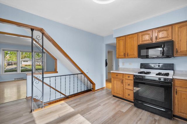 W150N8180 Manhattan DRIVE, Menomonee Falls, WI 53051
