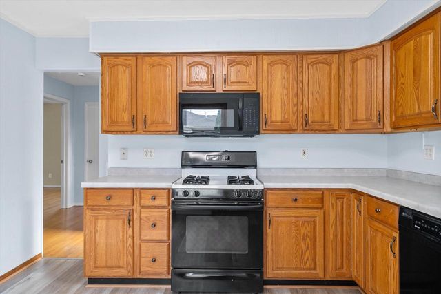 W150N8180 Manhattan DRIVE, Menomonee Falls, WI 53051
