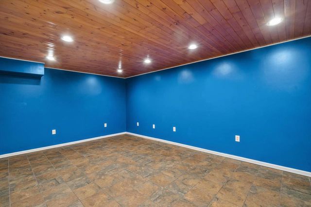 W150N8180 Manhattan DRIVE, Menomonee Falls, WI 53051