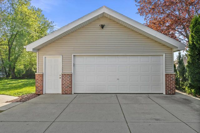 W150N8180 Manhattan DRIVE, Menomonee Falls, WI 53051