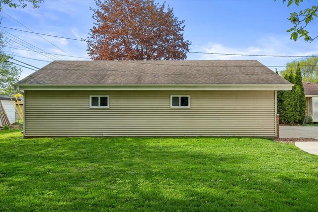 W150N8180 Manhattan DRIVE, Menomonee Falls, WI 53051