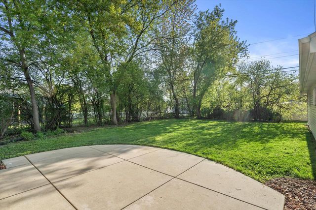 W150N8180 Manhattan DRIVE, Menomonee Falls, WI 53051