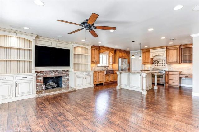 718 Meade Avenue, Fullerton, CA 92833