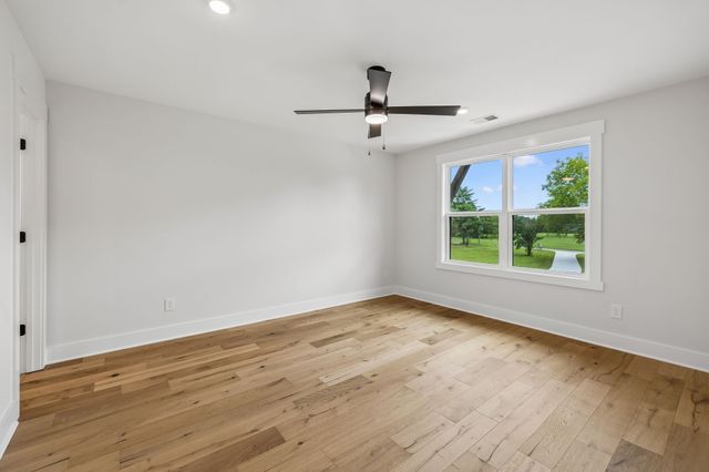 8249 Twelve Corners Rd, Lascassas, TN 37085