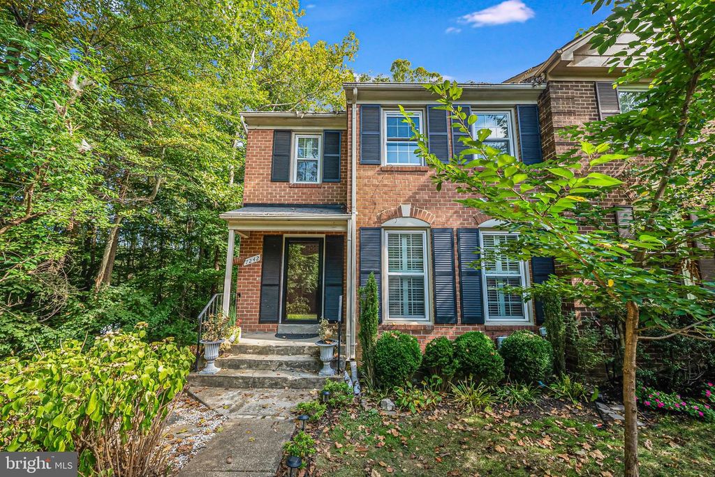 7242 GREENTREE RD, Bethesda, MD 20817