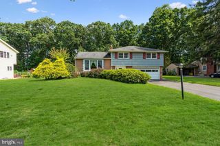 318 OAK LN, Princeton Junction, NJ 08550