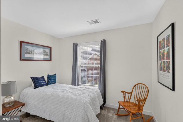 3821 DOMINION MILL DR, Alexandria, VA 22304
