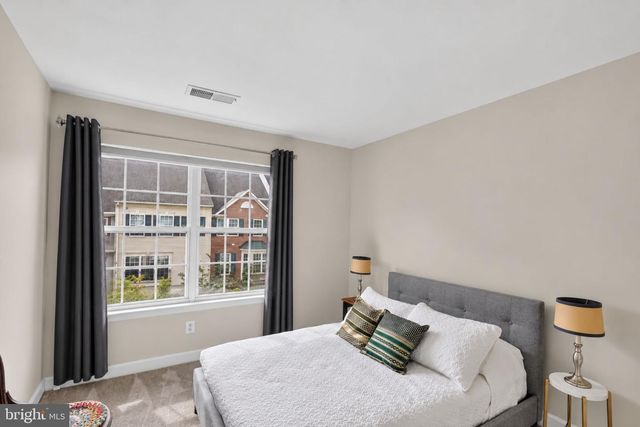 3821 DOMINION MILL DR, Alexandria, VA 22304