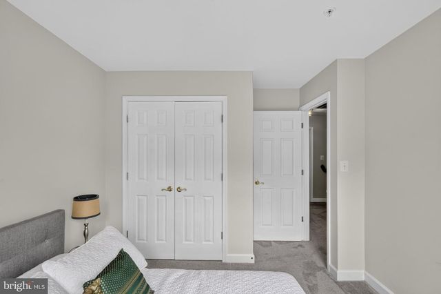 3821 DOMINION MILL DR, Alexandria, VA 22304
