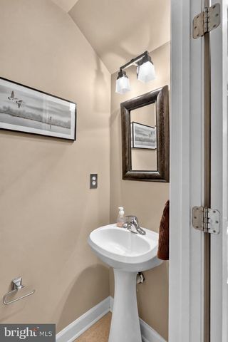 3821 DOMINION MILL DR, Alexandria, VA 22304