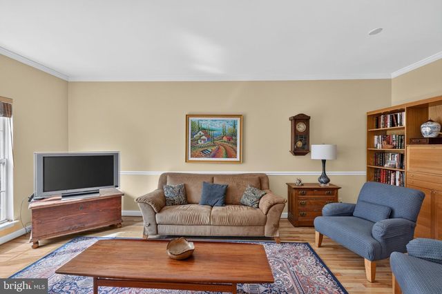 3821 DOMINION MILL DR, Alexandria, VA 22304