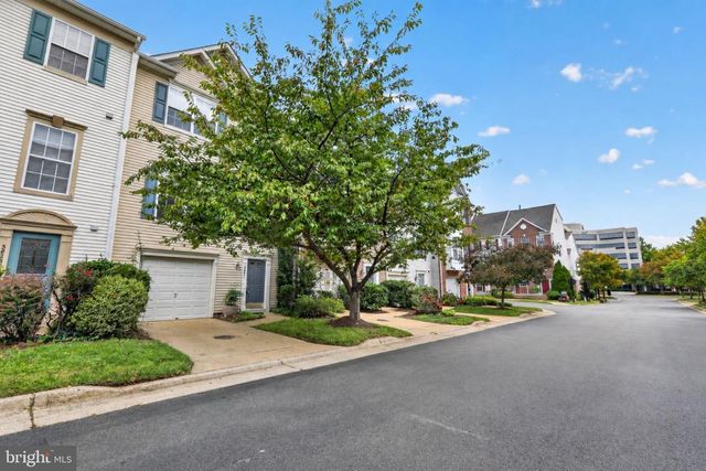 3821 DOMINION MILL DR, Alexandria, VA 22304