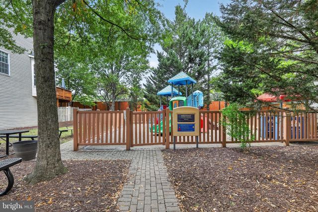 3821 DOMINION MILL DR, Alexandria, VA 22304