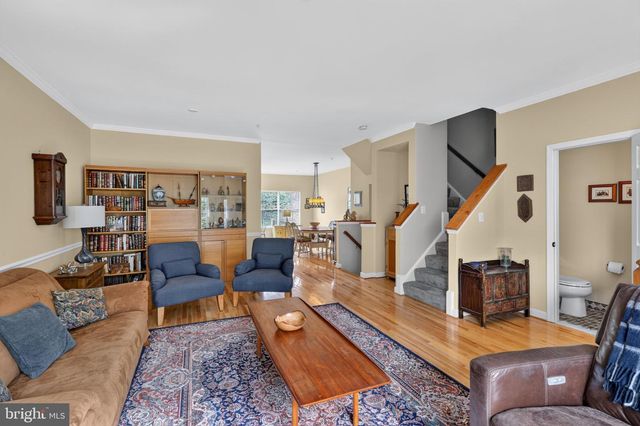 3821 DOMINION MILL DR, Alexandria, VA 22304