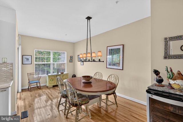 3821 DOMINION MILL DR, Alexandria, VA 22304