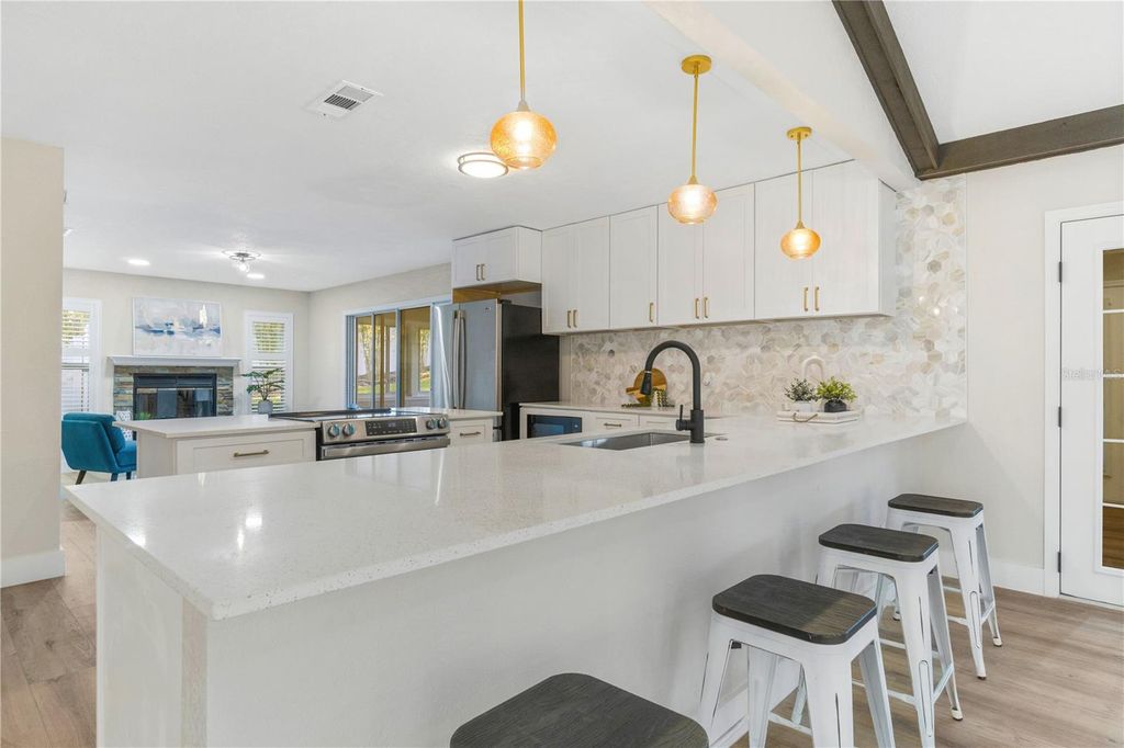 Image 5 of property listing at 5391 NW 76TH COURT, Ocala, FL 34482