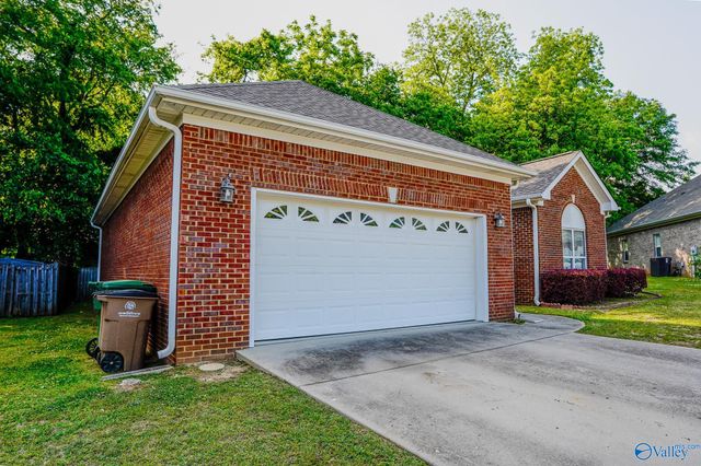 946 Tracey Lane SW, Decatur, AL 35601