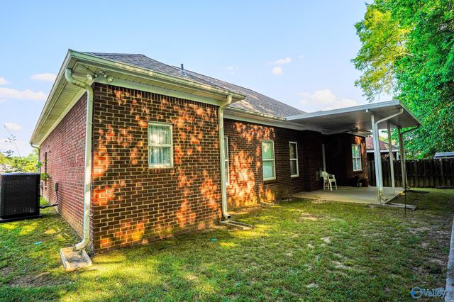 946 Tracey Lane SW, Decatur, AL 35601