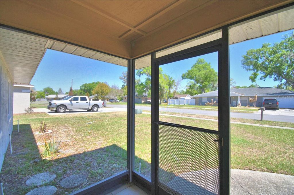 Image 3 of property listing at 3654 OPAL DRIVE, Mulberry, FL 33860