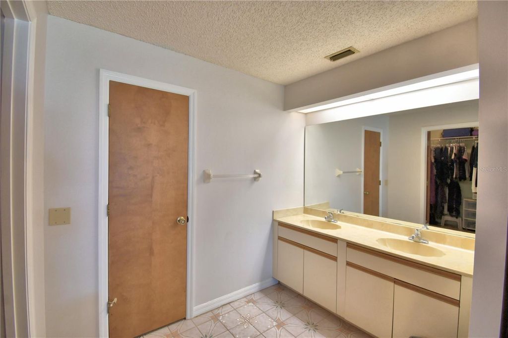 Image 27 of property listing at 3654 OPAL DRIVE, Mulberry, FL 33860