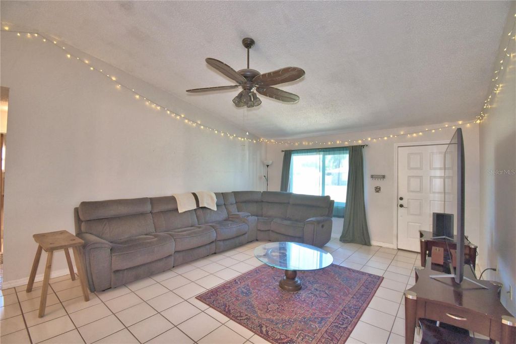 Image 5 of property listing at 3654 OPAL DRIVE, Mulberry, FL 33860