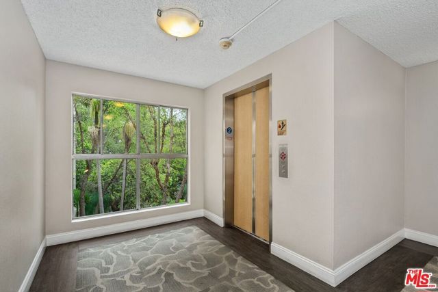 1211 Raintree Circle, Culver City, CA 90230