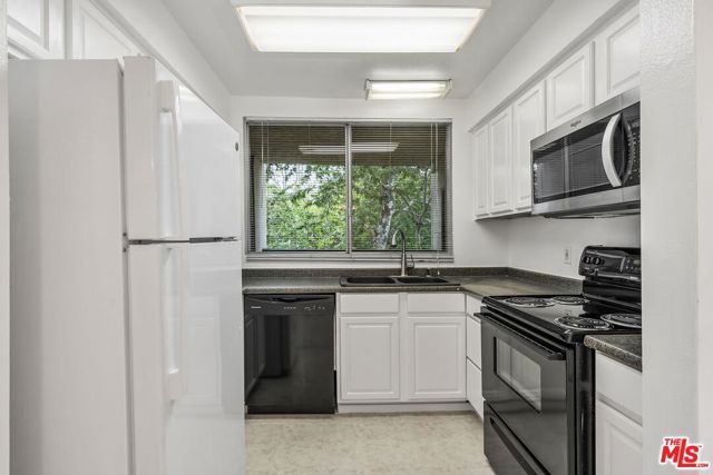 1211 Raintree Circle, Culver City, CA 90230