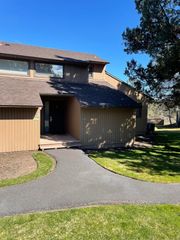 1990 Redtail Hawk Drive RV15E, Redmond, OR 97756