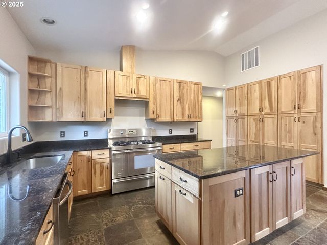 19400 S FRANK Rd, Colton, OR 97017