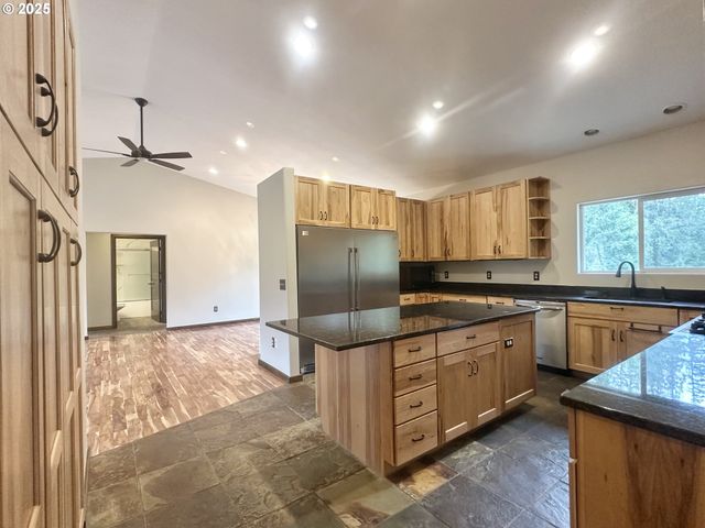 19400 S FRANK Rd, Colton, OR 97017