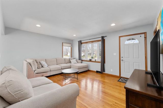 2527 Lynn Avenue, Altoona, WI 54720