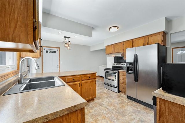 2527 Lynn Avenue, Altoona, WI 54720