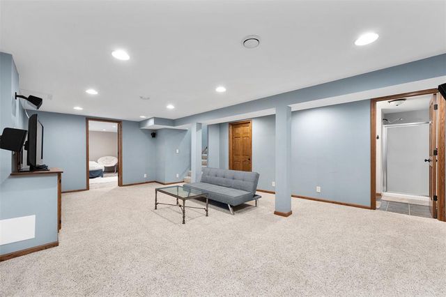 2527 Lynn Avenue, Altoona, WI 54720