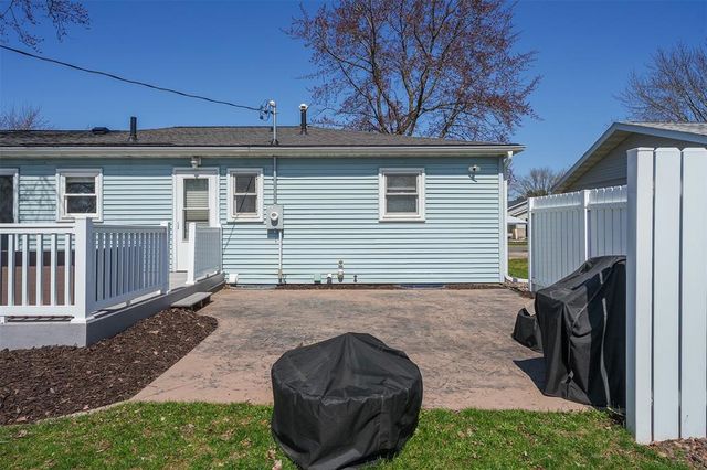 2527 Lynn Avenue, Altoona, WI 54720