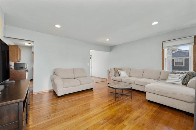 2527 Lynn Avenue, Altoona, WI 54720
