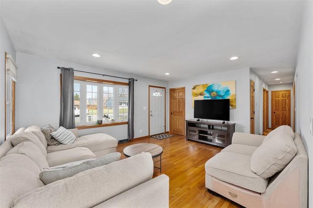 2527 Lynn Avenue, Altoona, WI 54720
