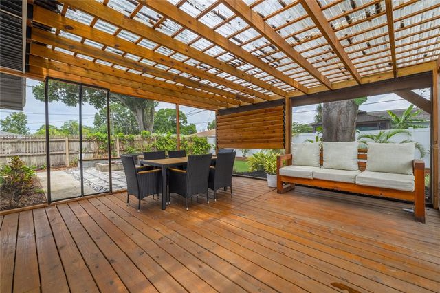 5271 35TH AVENUE N, St Petersburg, FL 33710