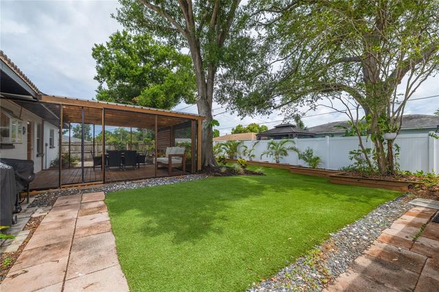 5271 35TH AVENUE N, St Petersburg, FL 33710