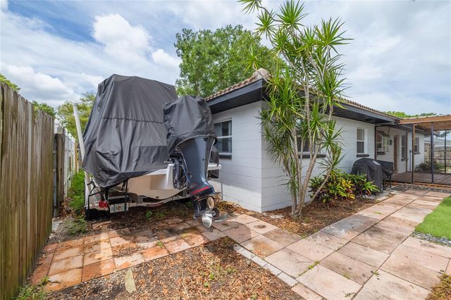 5271 35TH AVENUE N, St Petersburg, FL 33710