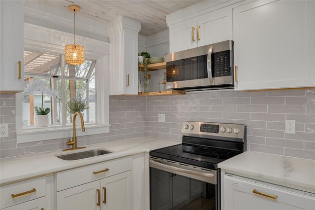 5271 35TH AVENUE N, St Petersburg, FL 33710