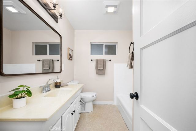 6026 Oliva, Lakewood, CA 90712