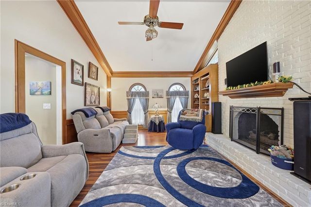 8001 Kilcash Court, Clemmons, NC 27012